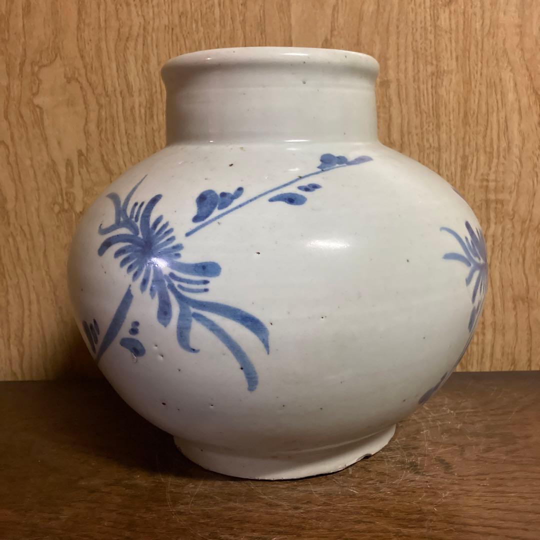 李朝　染付　壺　草花図