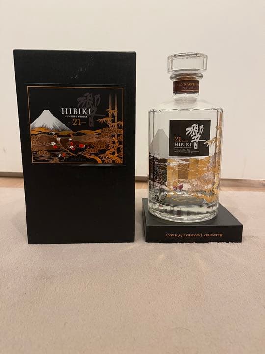 響 21年　花鳥風月ボトル。コレクション用にどうぞ。