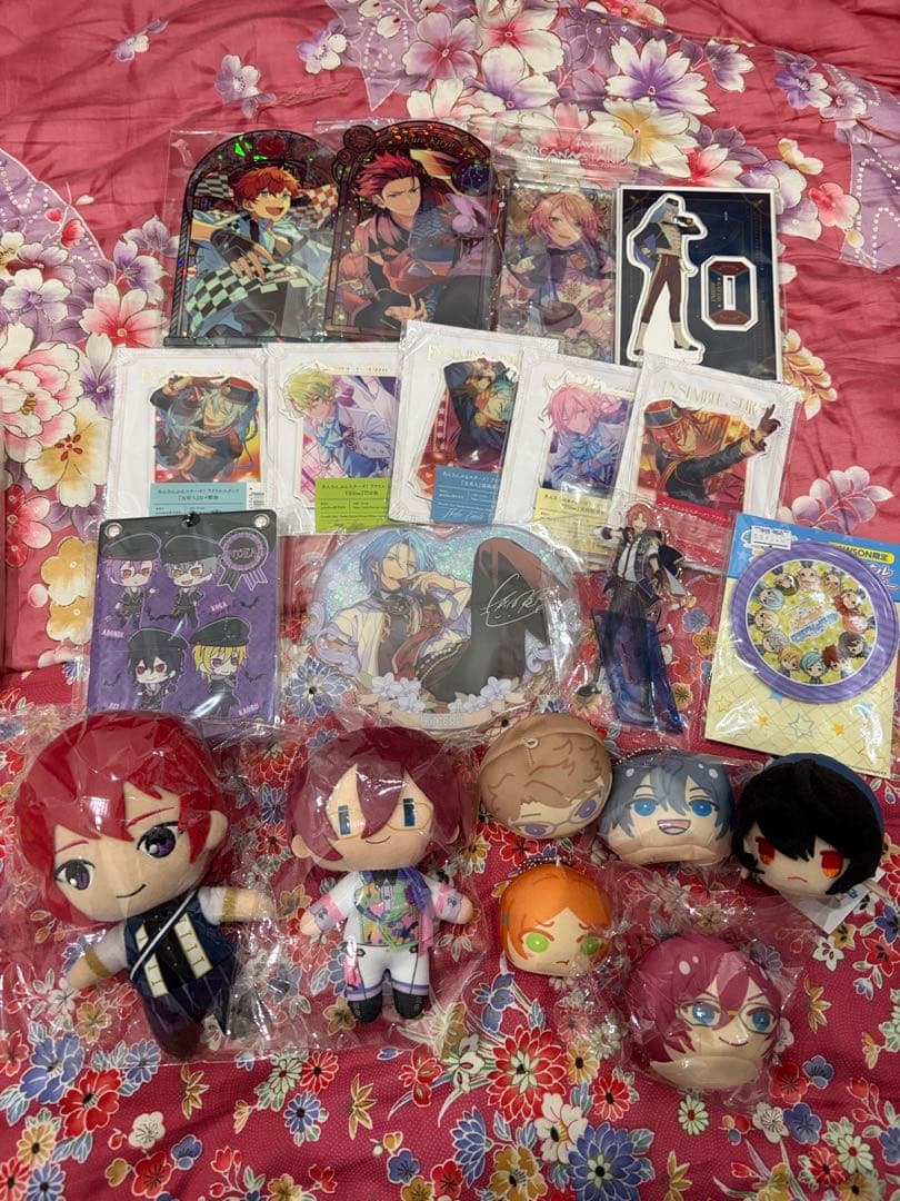 あんスタ グッズ まとめ売り 大量 330点 缶バッジ アクリルスタンド など