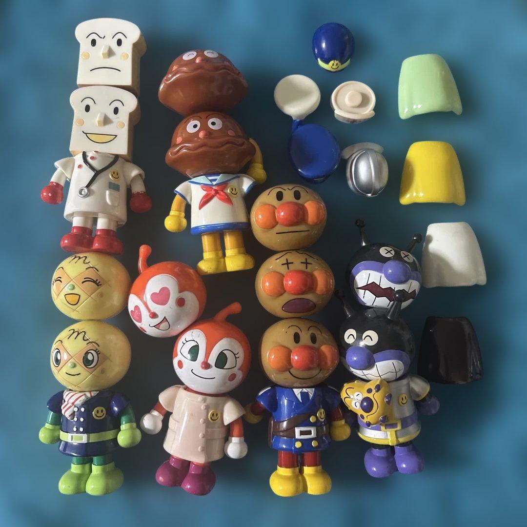 アンパンマン　ぱちっとな　磁石　知育玩具　マグネット　変身　着せ替え