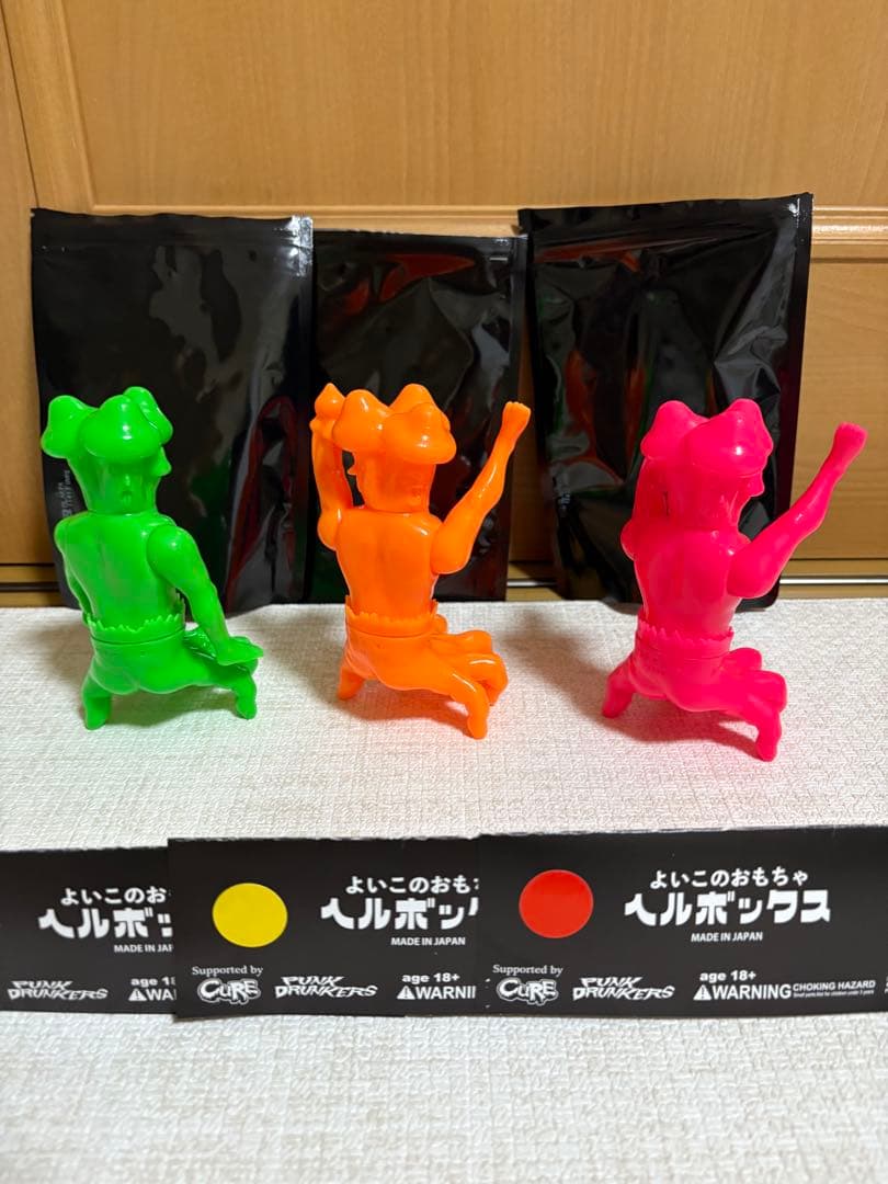 パンクドランカーズ　CURE デカヘルボックス　HELL BOX ソフビ