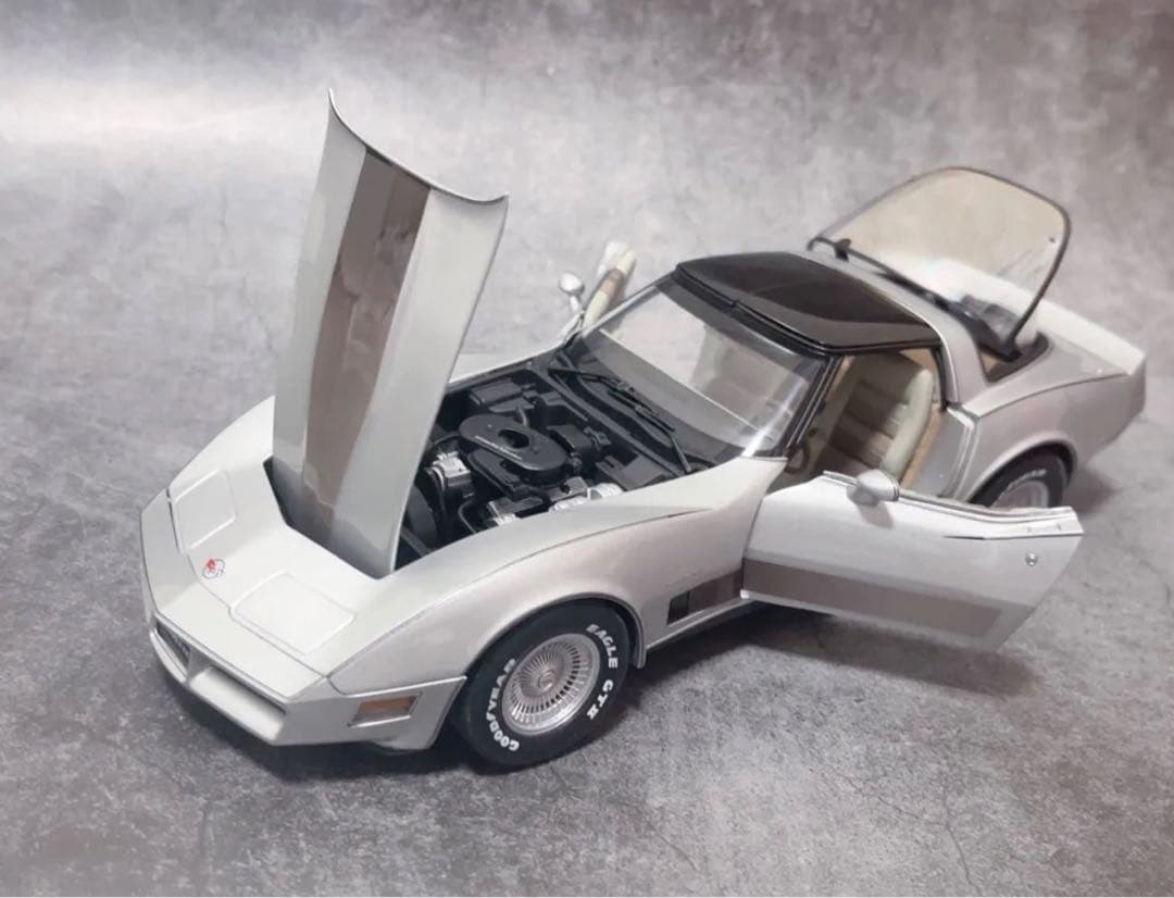 autoart 1/18 シボレー コルベット C3 コレクターエディション