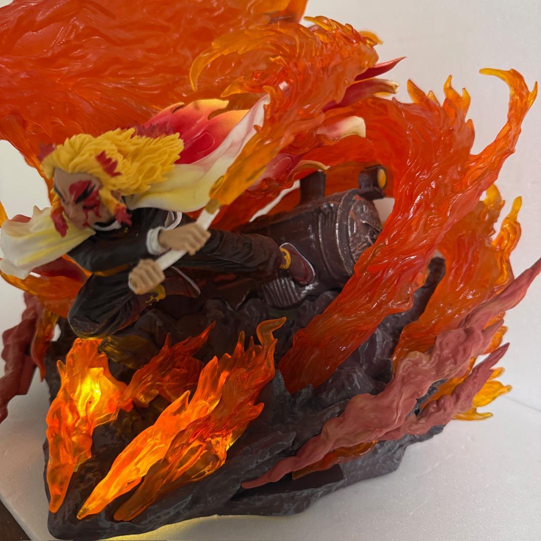 鬼滅の刃　煉獄杏寿郎　炎柱　特大　フィギュア 炎柱 LED点灯　無限夢列車編