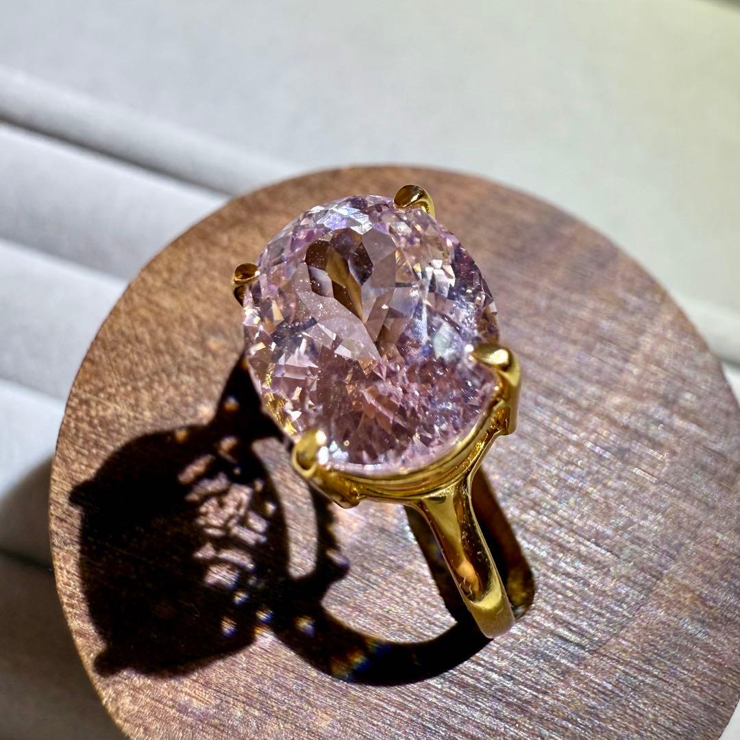 k18gp クンツァイト　オーバル　ファセットカット　フリーサイズリング　大粒