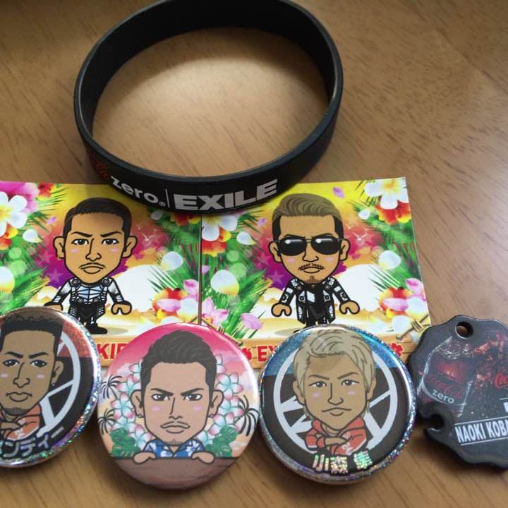 EXILETRIBE 缶バッジなど