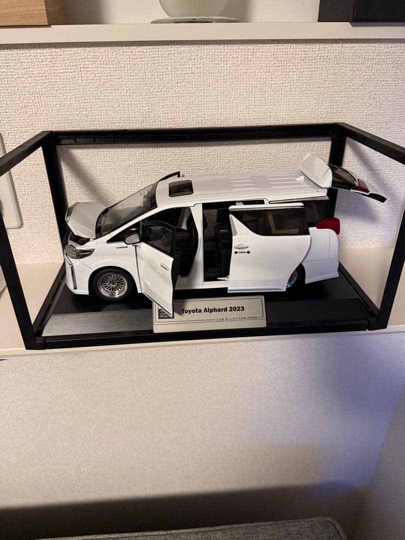 ブラック入荷！値下げ不可 トヨタ アルファード ミニカー 1/18 ホワイト