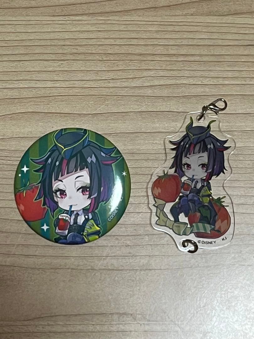 ツイステ リリア 缶バッチ キーホルダー