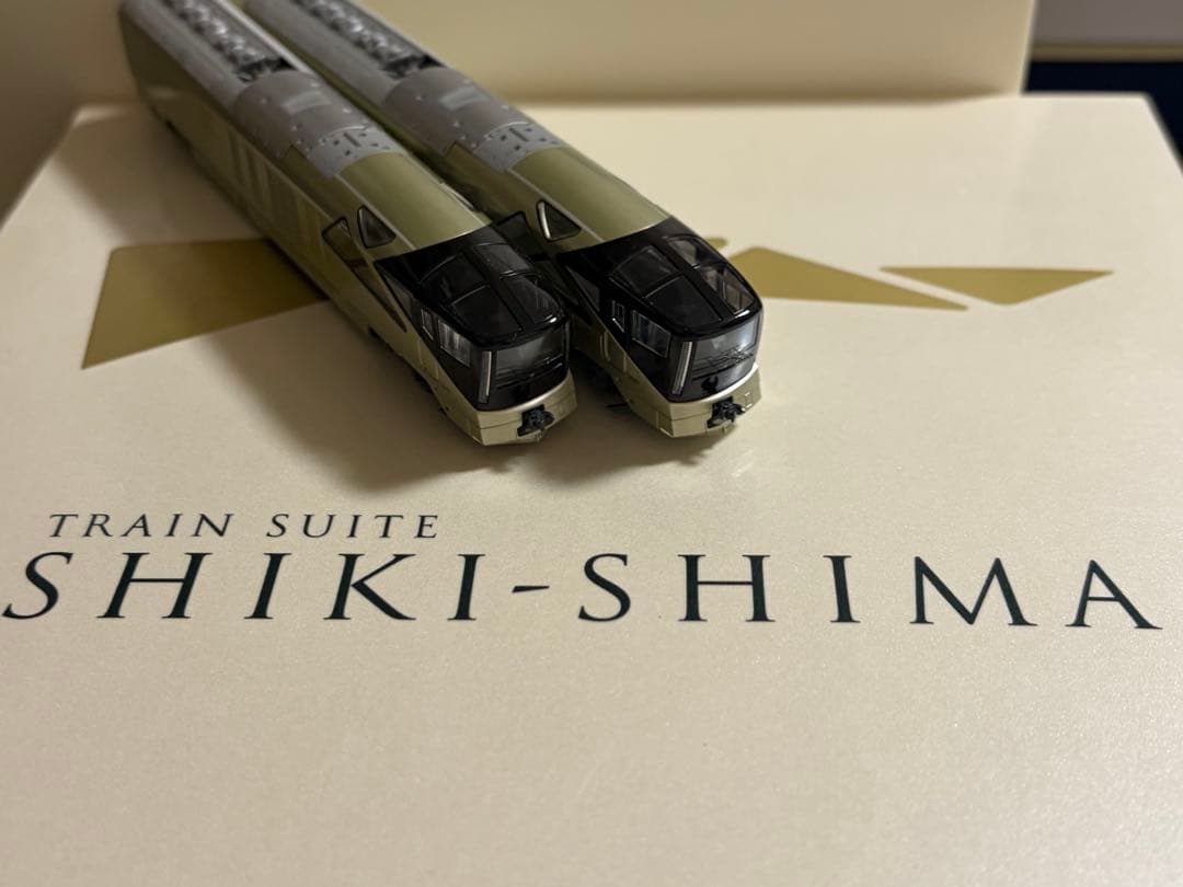 鉄道模型　Nゲージ　KATO 10-1447 E001系　四季島 特別企画品