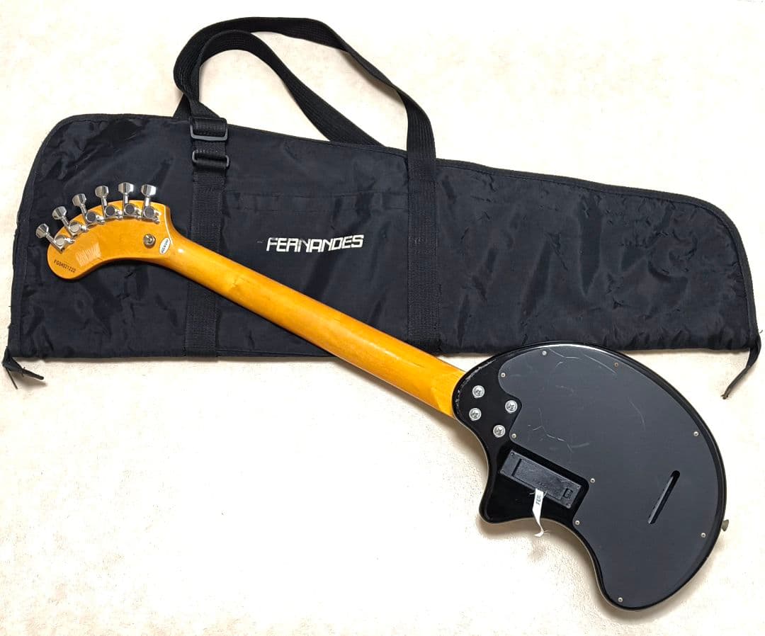 【美品】ZO-3 芸達者 3TS アンプ内蔵ミニギター 専用ケース付き!