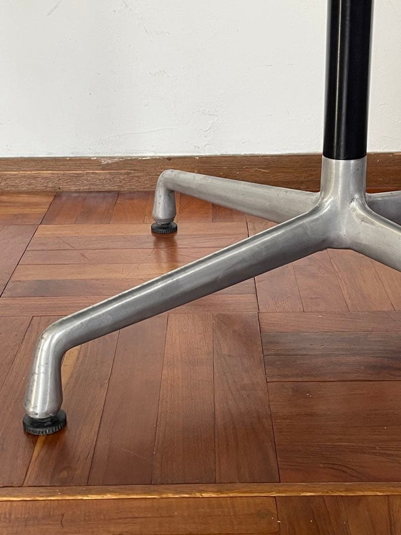 ハーマンミラー ヴィンテージ イームズ ユニバーサルベース ラウンド テーブル