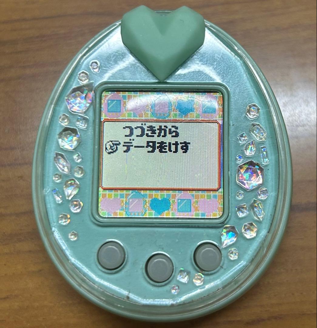 【1/3発送】たまごっちピース本体 新品電池2本,説明書,箱,たまデコピアス付き