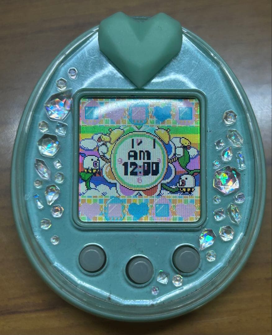 【1/3発送】たまごっちピース本体 新品電池2本,説明書,箱,たまデコピアス付き