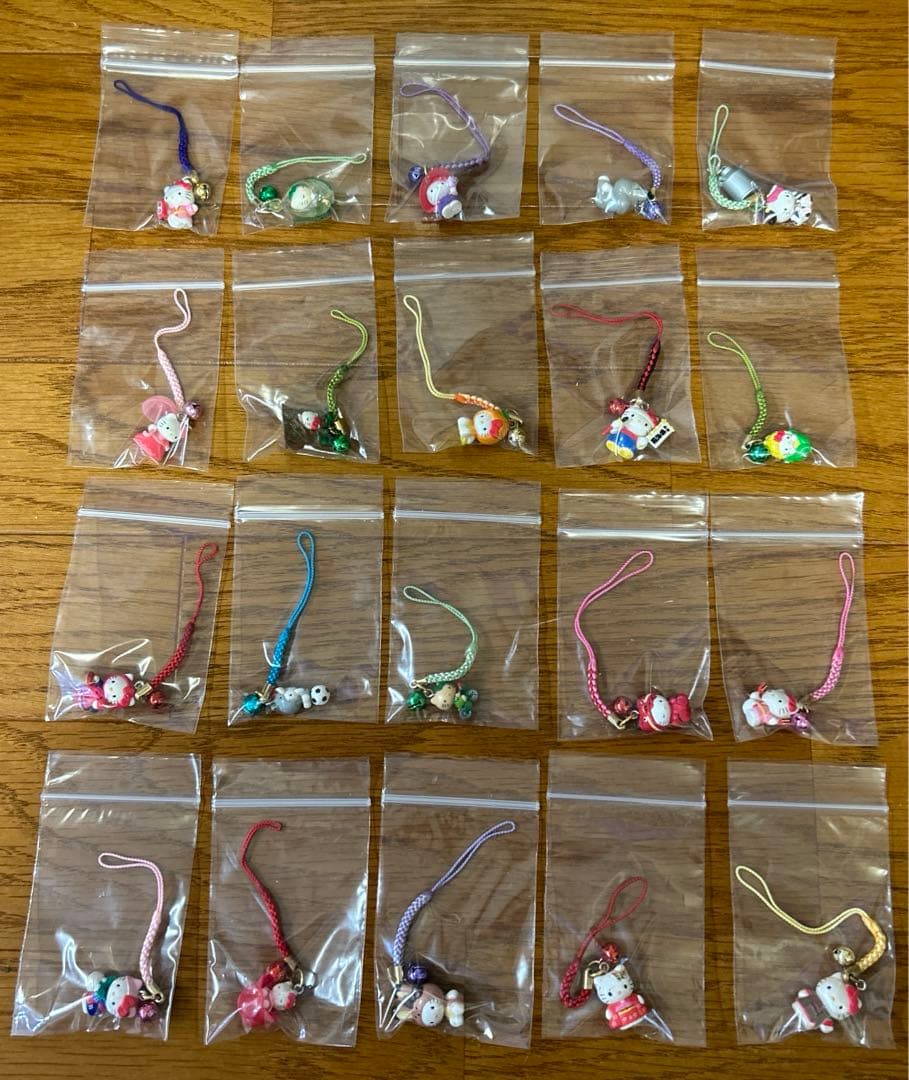 ご当地キティ　ストラップ　123個 まとめ売り