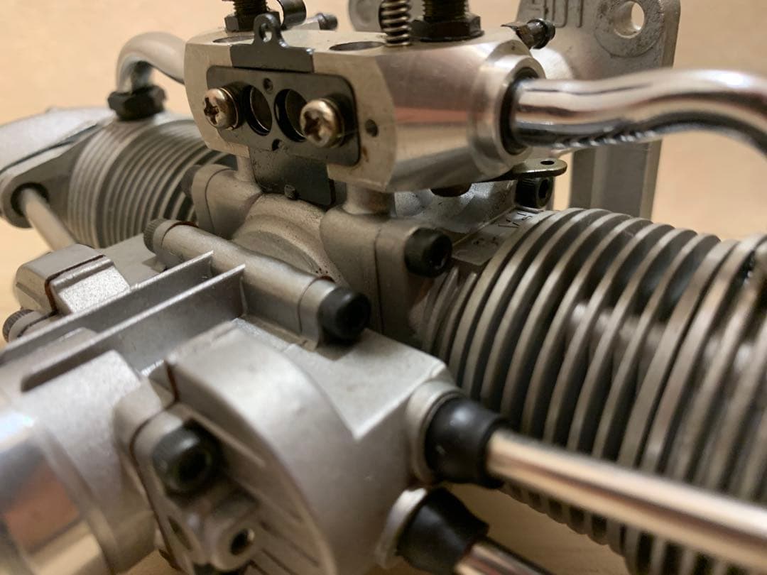 斉藤製作所　FA-90T 4サイクル2気筒水平対向エンジン　模型