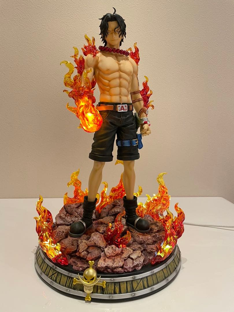 ポートガス・D・エース フィギュア LED付き