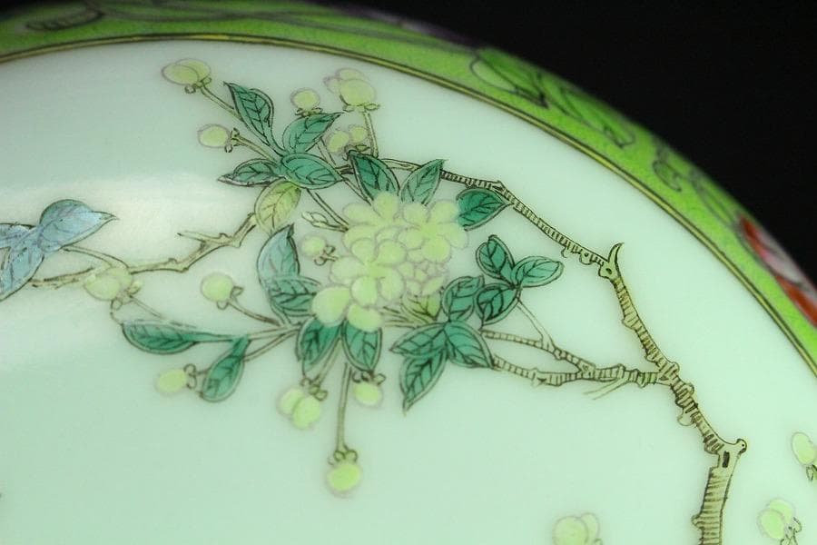 中国美術 粉彩 細密 花鳥紋 蓋物 乾隆年製 金彩 書(K-A384)