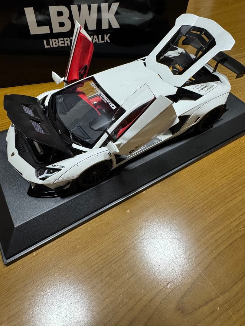 【最終値下げ】オートアート1/18ランボルギーニ アヴェンタドール未使用