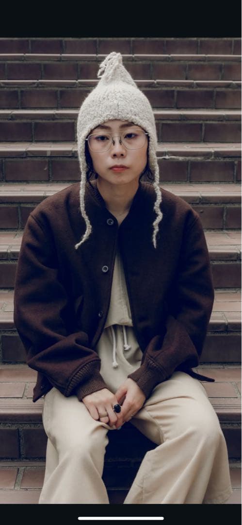 vonsonoのウール・アルパカ混フード型ニット帽