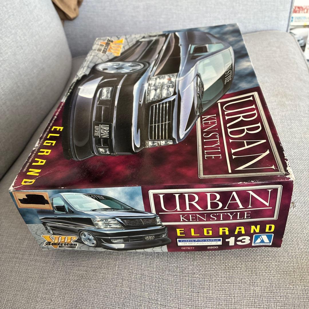 青木ELGRAND URBAN KEN STYLE 1/24 プラモデル