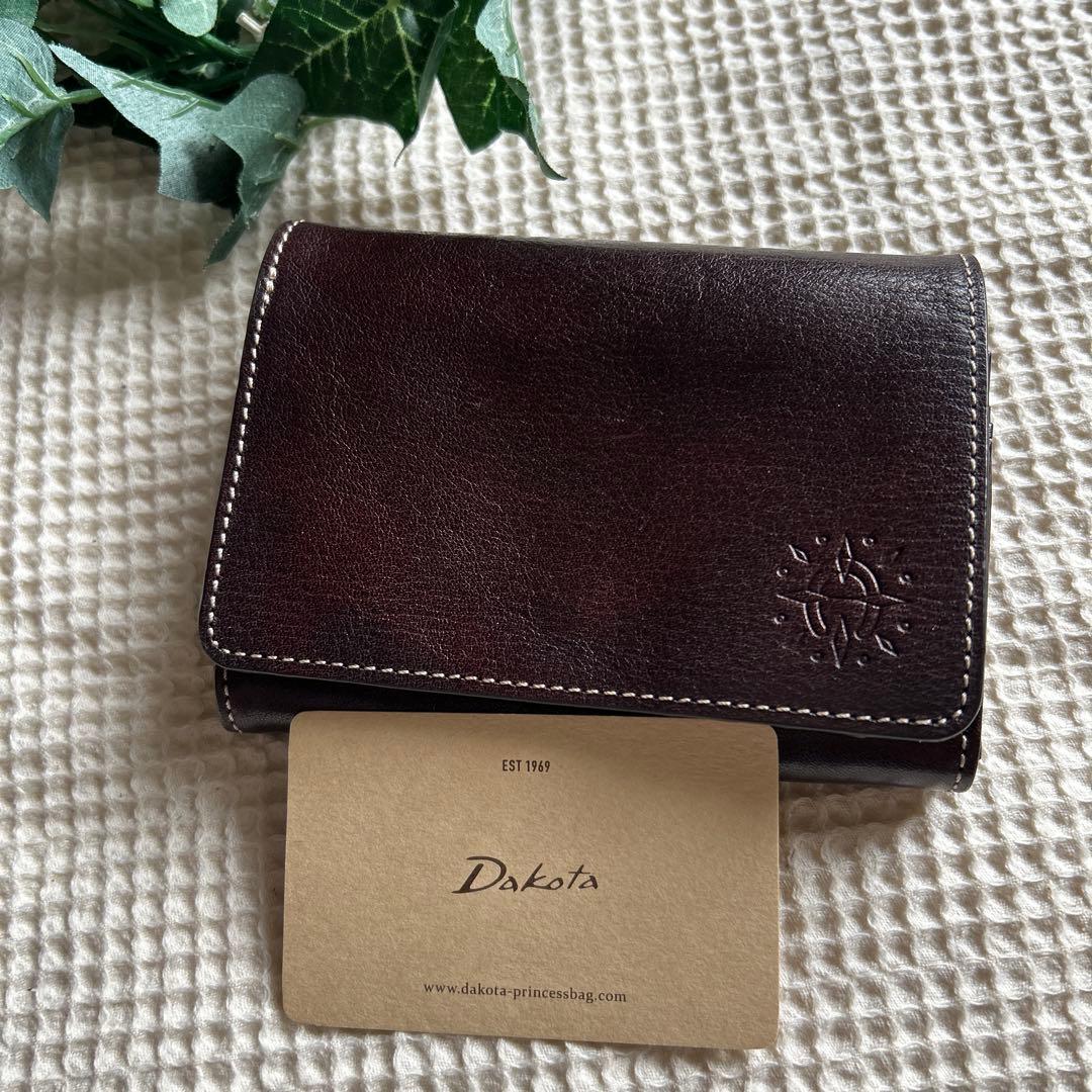 値下新品Dakotaダコタイタリア製牛革財布お勧め