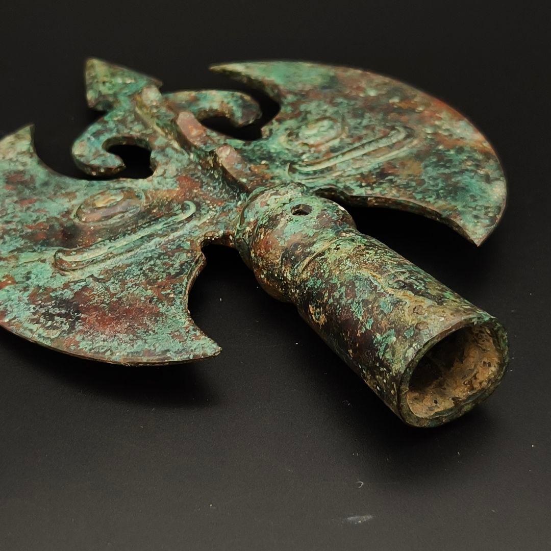 銅製置物　青銅器　双面斧　刀剣美術　中国美術　インテリア置物