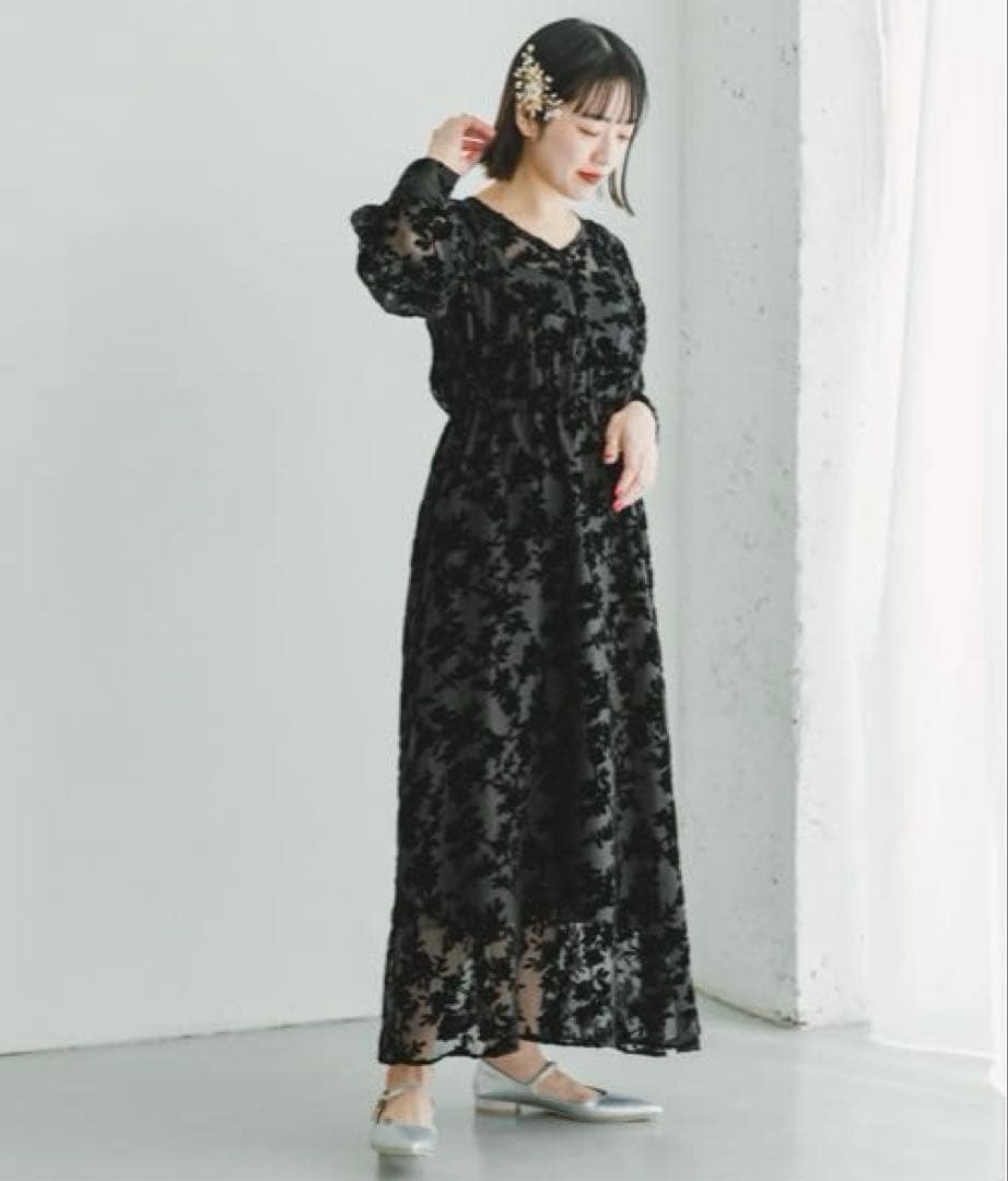 新品タグ付　URBANRESEARCH ベロアジャガードVネックワンピース