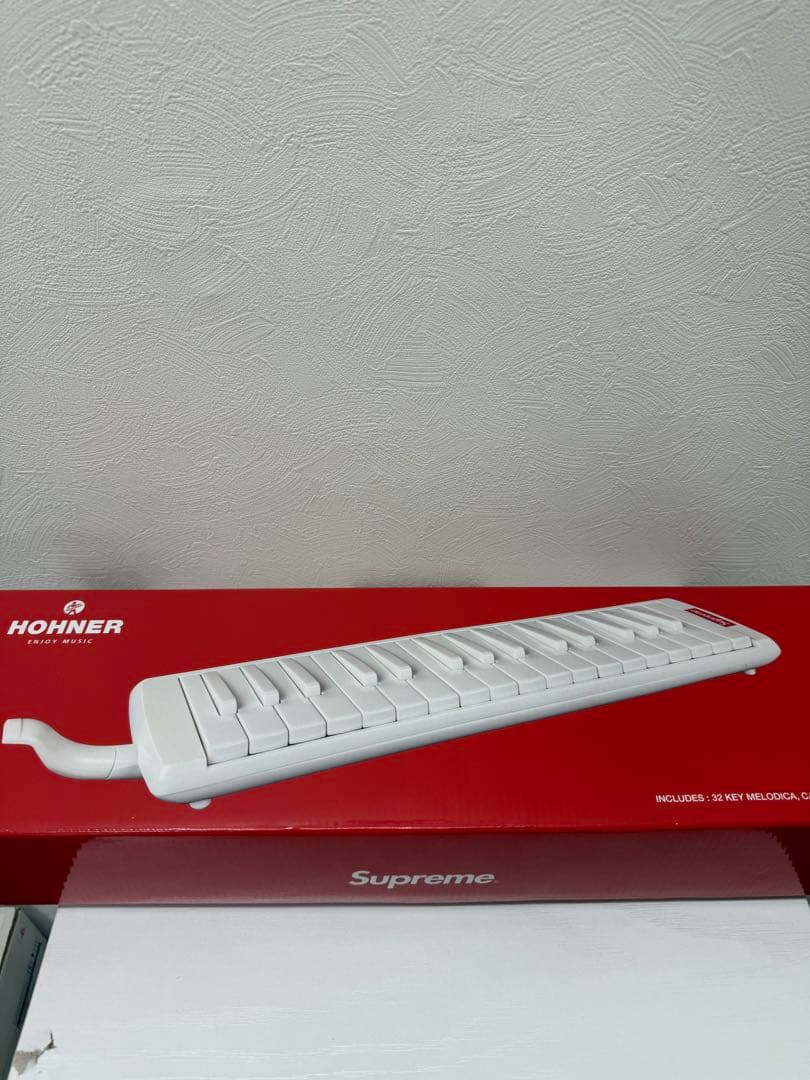 Supreme × Hohner メロディカ 鍵盤ハーモニカ 32鍵 赤箱 美品