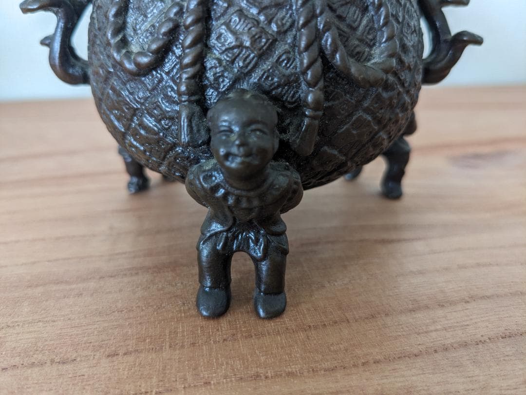 高岡銅器　三足香炉