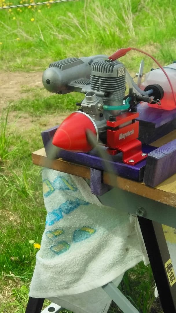 模型飛行機用エンジン回っておりますアルミエンジンマウント付き 価格を下げました