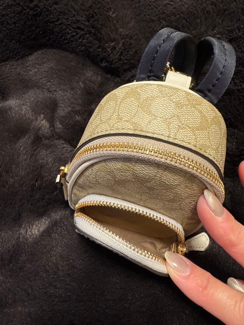 新品未使用 COACH ミニ バックパック チャーム　小物入れ