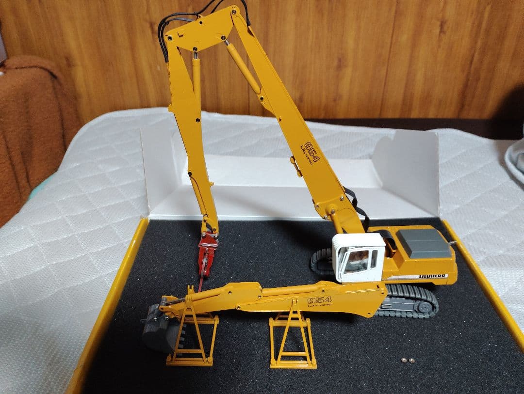 LIEBHERR R954BV解体機　絶版