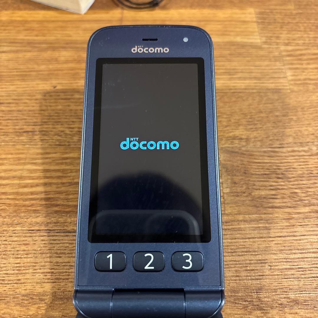 早い者勝ち！ドコモ らくらくホン F01M ネイビー