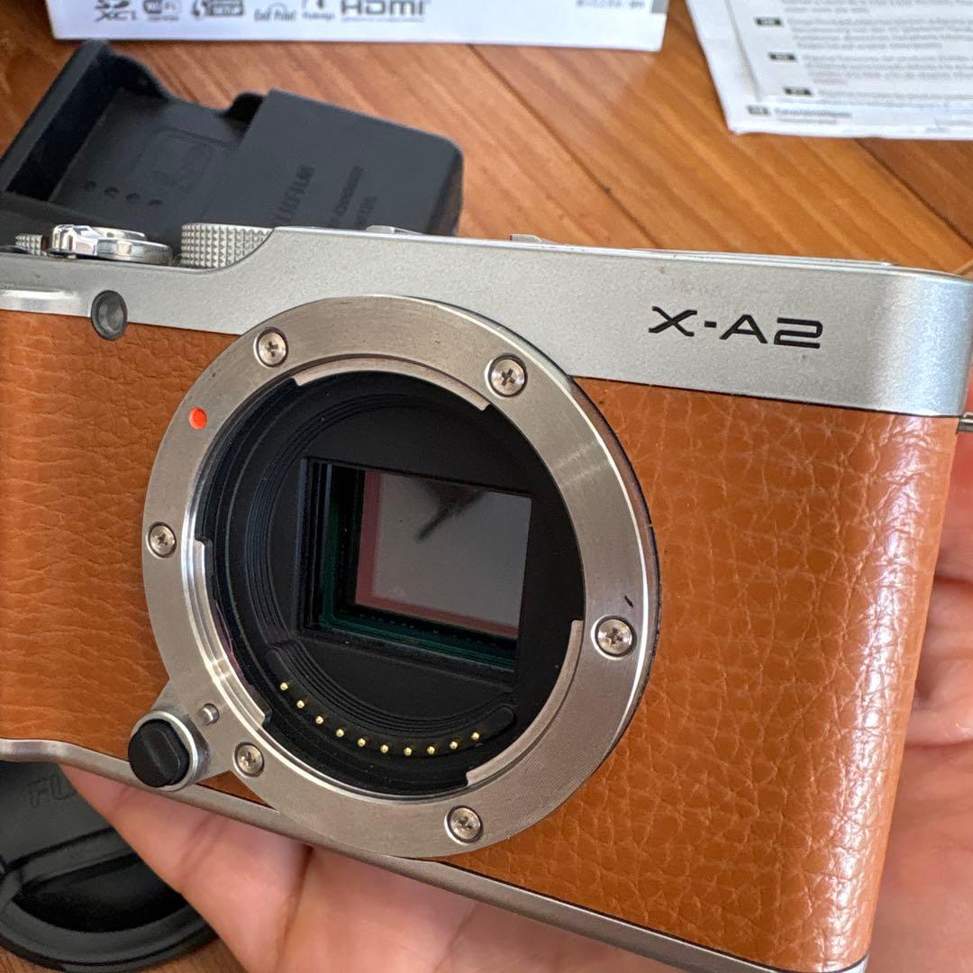 Fujifilm X-A2【レンズ付き】【バッテリー付き】