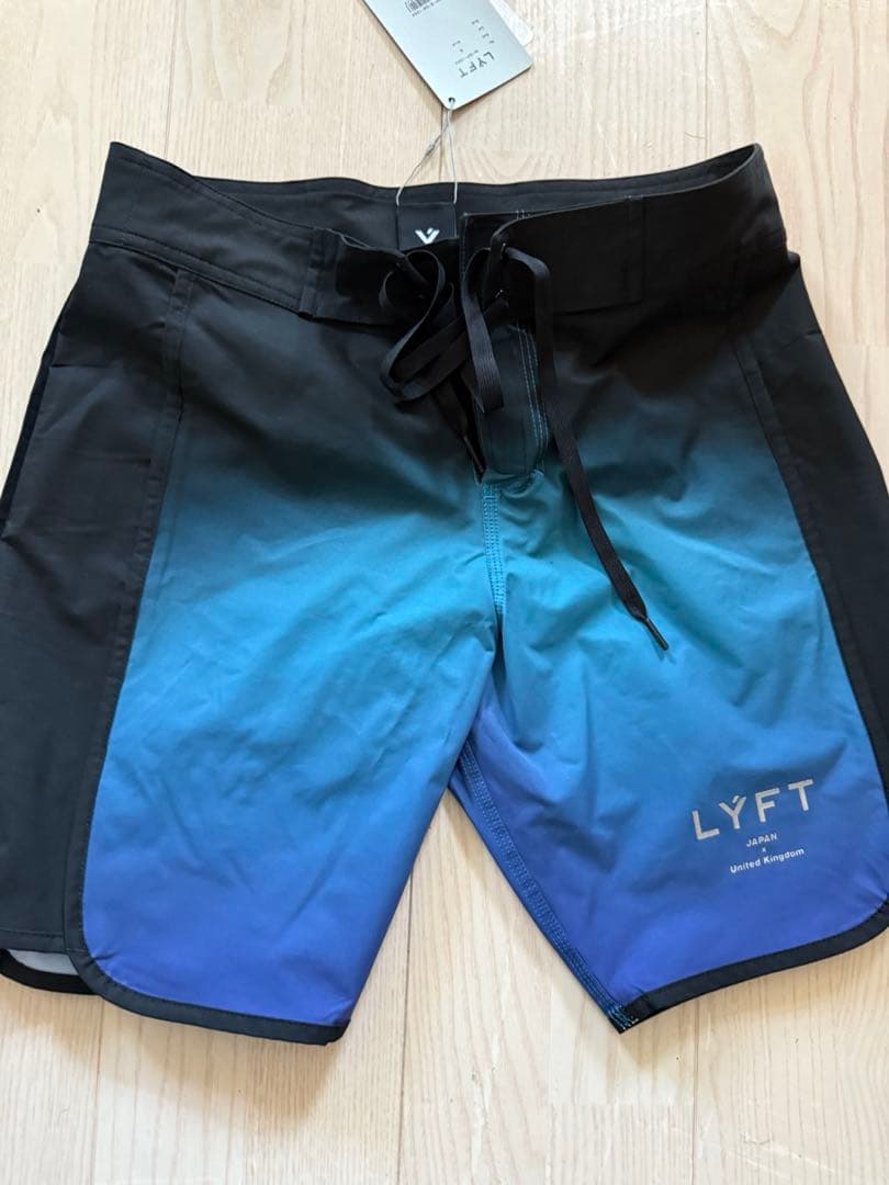[新品]リフト　Lyft サーフパンツ　ボードショーツＳサイズ