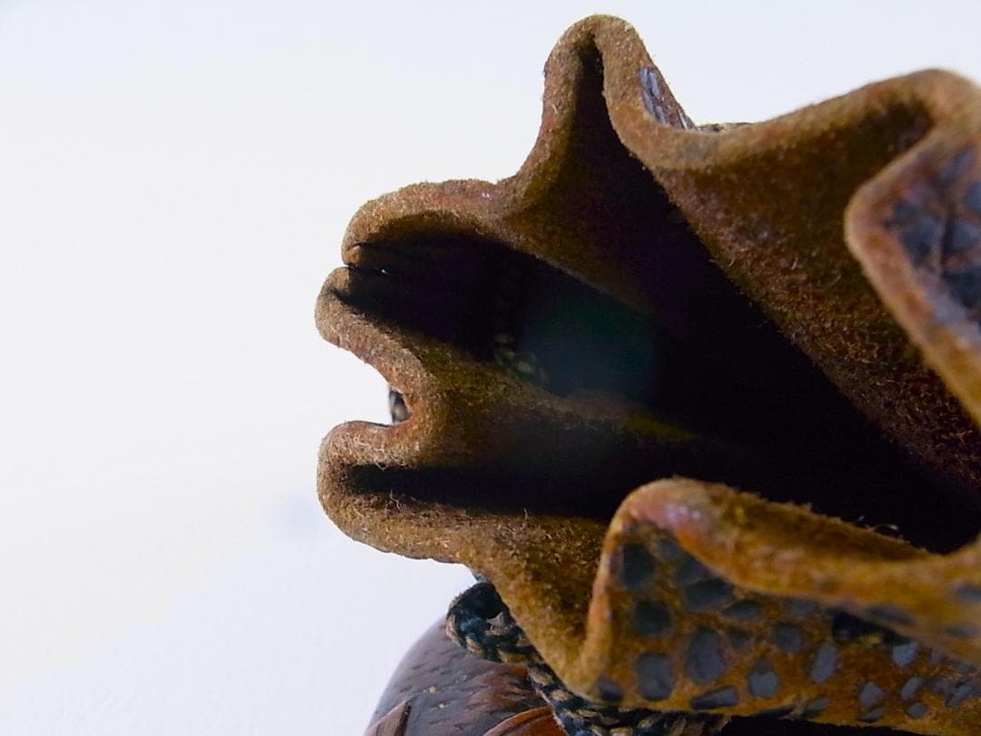 【 E719 】 コレクター放出品　明治時代～大正時代　アイヌ玉魚根付皮提げ袋