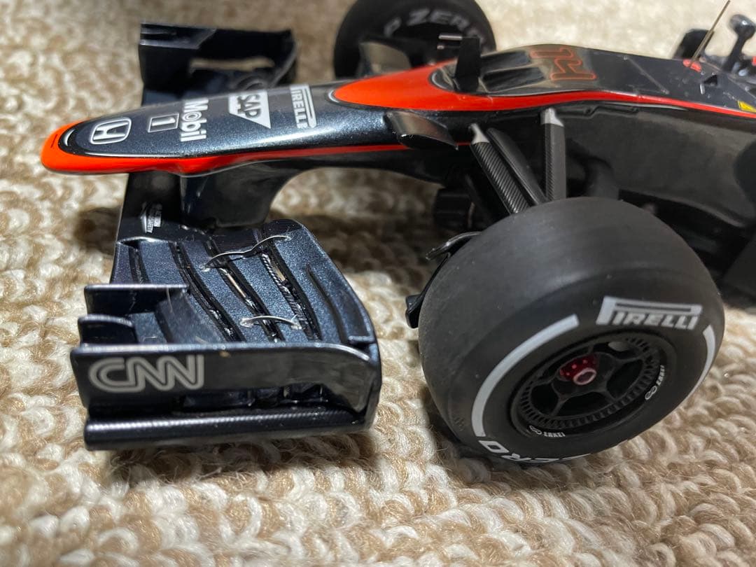 F1 マクラーレンmp4-30 1/18アロンソ