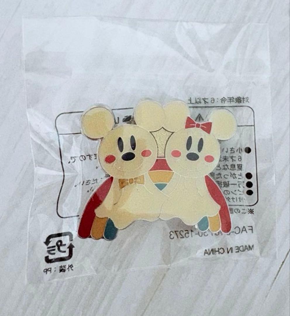 ディズニー　ピンバッジ　チャーム　127個　ディズニーストア