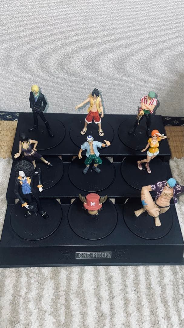 シャンクス REDシリーズ フィギュア 箱付き