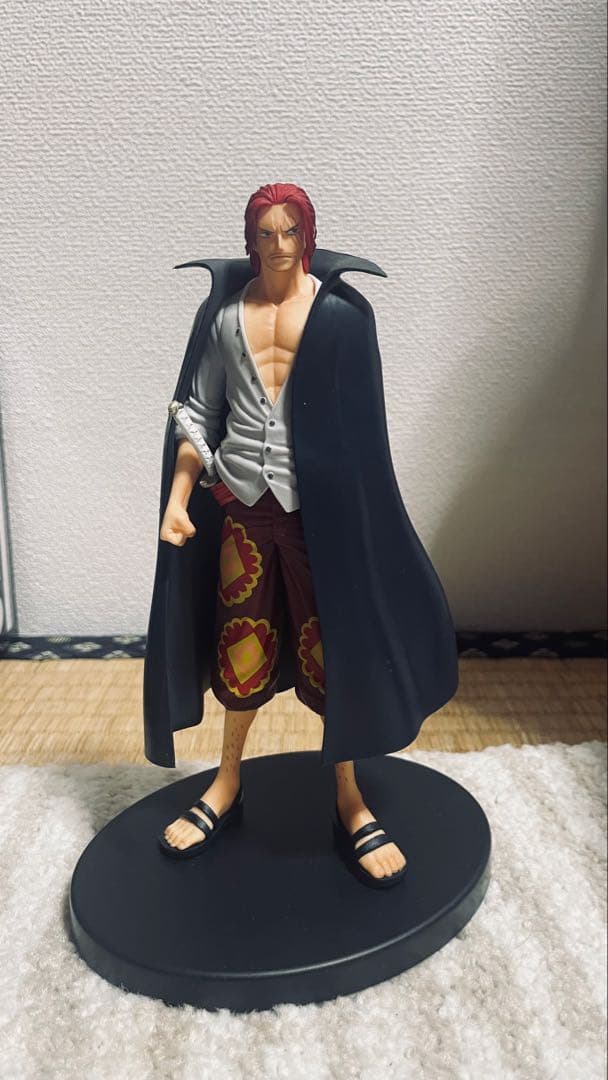 シャンクス REDシリーズ フィギュア 箱付き