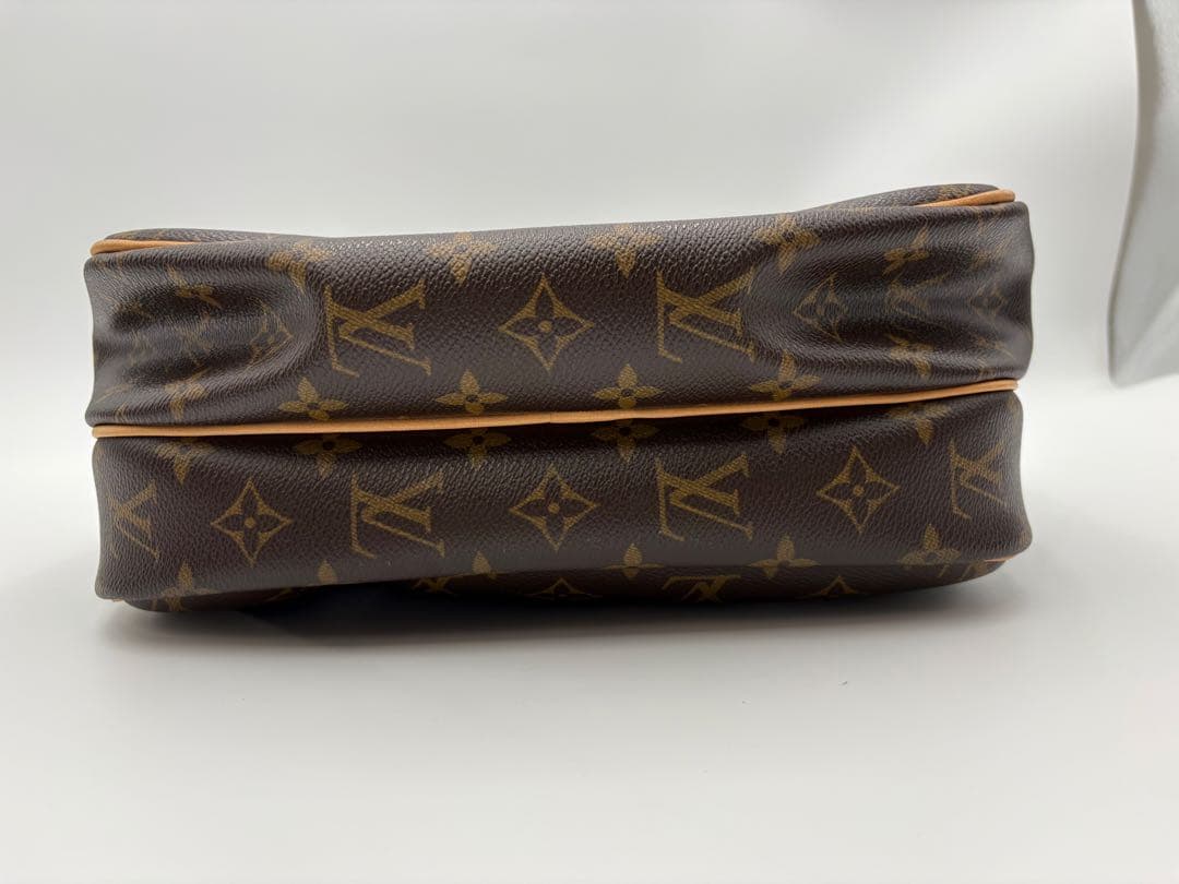 【華】Louis Vuittonモノグラム ショルダーバッグ リポーター