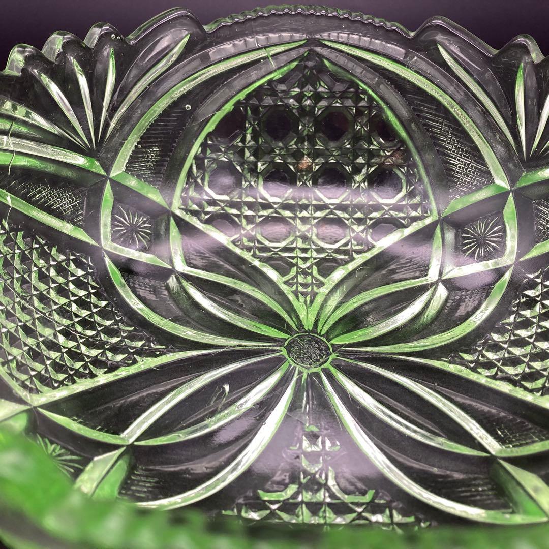 ウランガラス　ガラス鉢　カットガラス　ガラスボウル