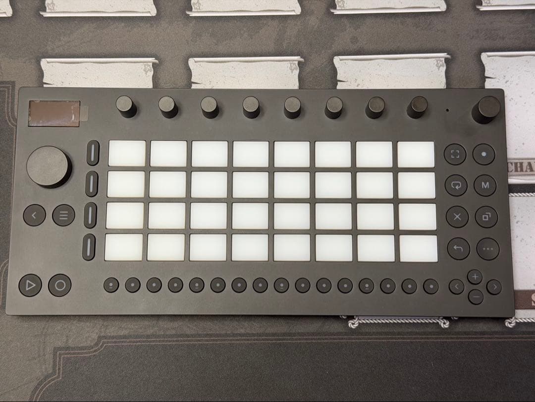 Ableton Move ライセンス未使用　デックセーバーとキャリングバッグ付き