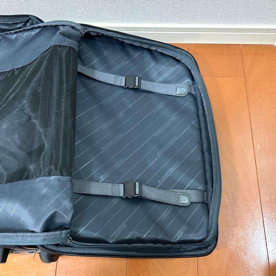 ZERO HALLIBURTON ゼロハリバートン スーツケース　機内