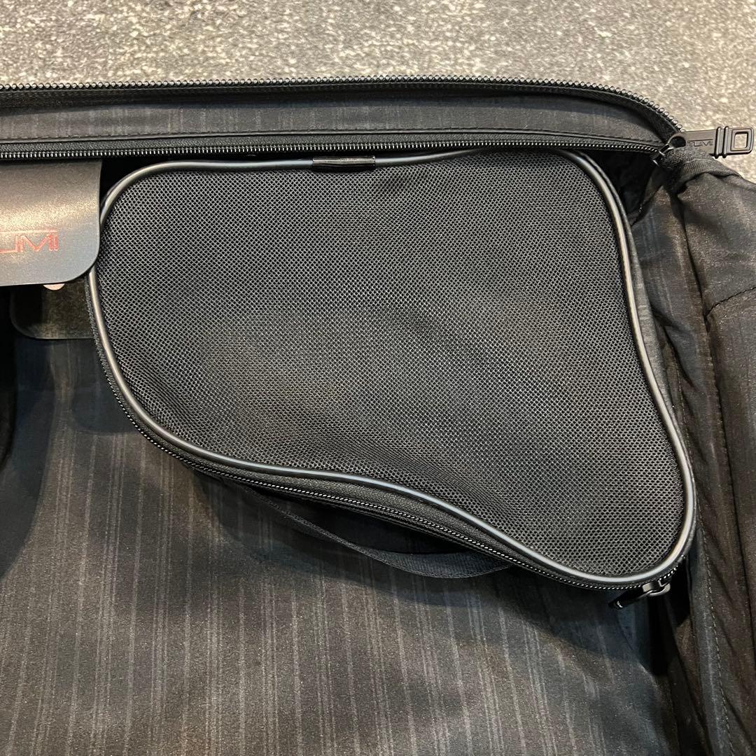 【極美品】TUMIアルファ ホイール キャリーオン ガーメント22037DH