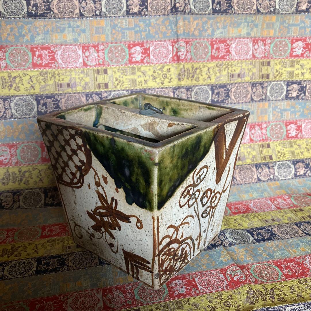 江戸時代　織部　花瓶　井戸桶に似せた花器　12.7×12.6×10cm 箱なし