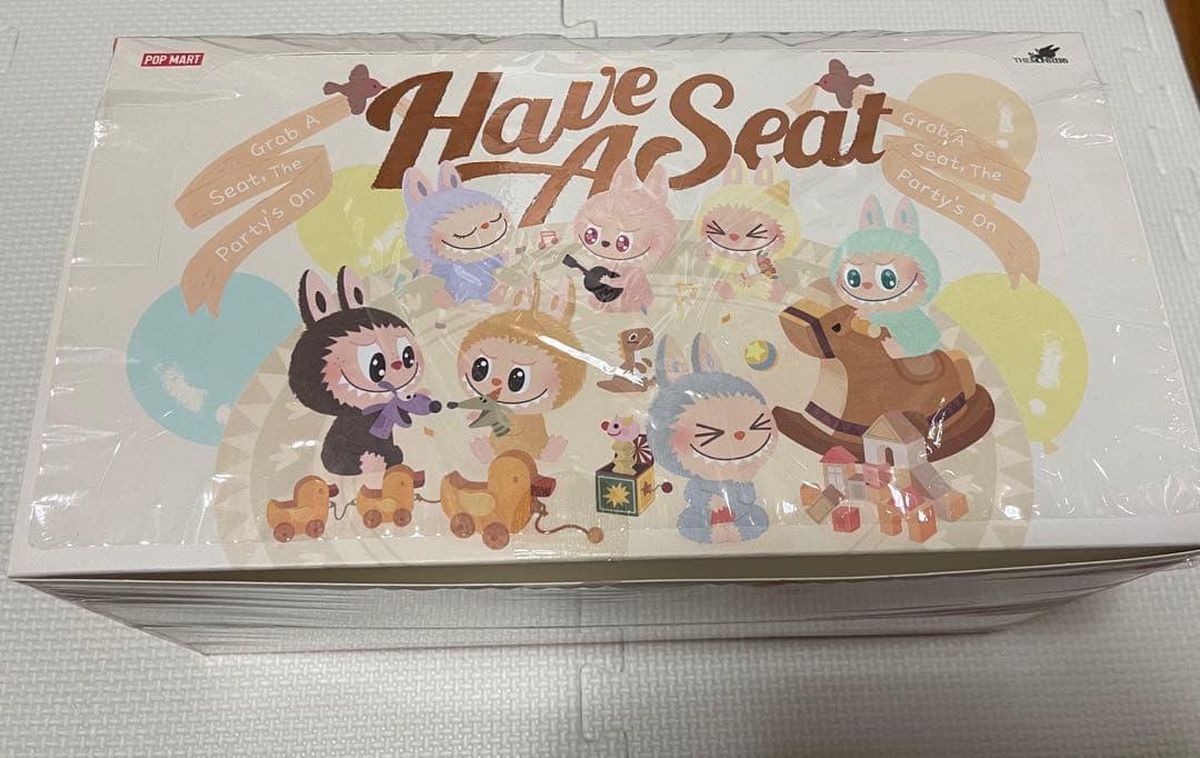 THE MONSTERS Have A Seat ぬいぐるみセット　ラブブ