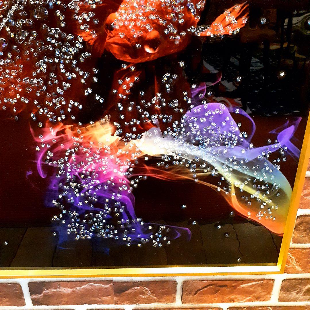 輸入雑貨　天然石　『赤い金魚』　水晶石　クリスタルアート　ゴールド額縁