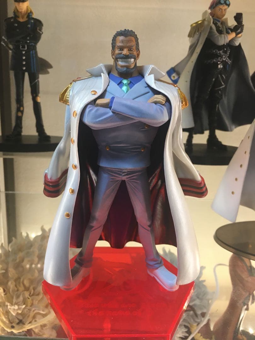 ワンピース　海軍フィギュア11体まとめ売り 黄猿、赤犬、緑牛、センゴク、ガープ他