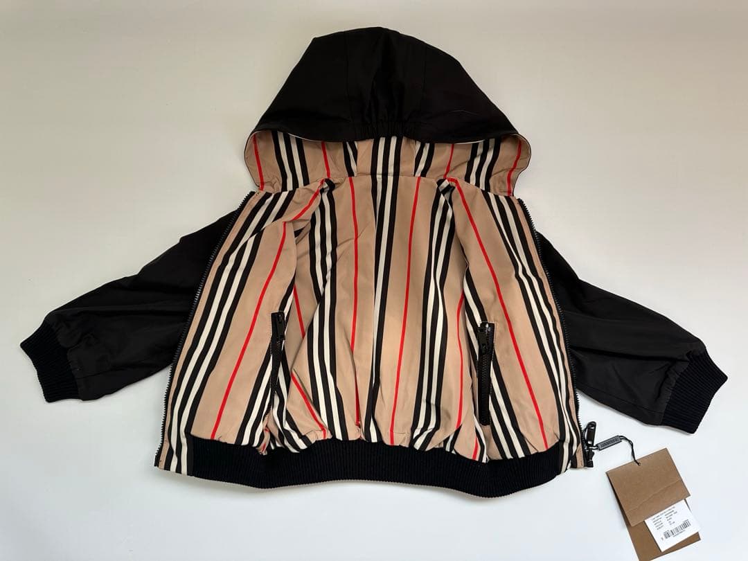 お値下げ　新品　バーバリー チルドレン　リバーシブル　ジャンパー　2Y