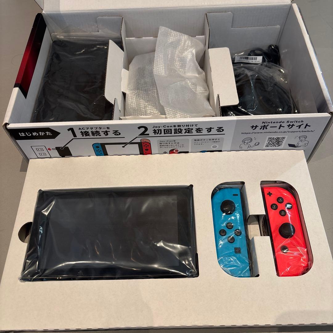 Nintendo Switch 本体セット　携帯ケース付